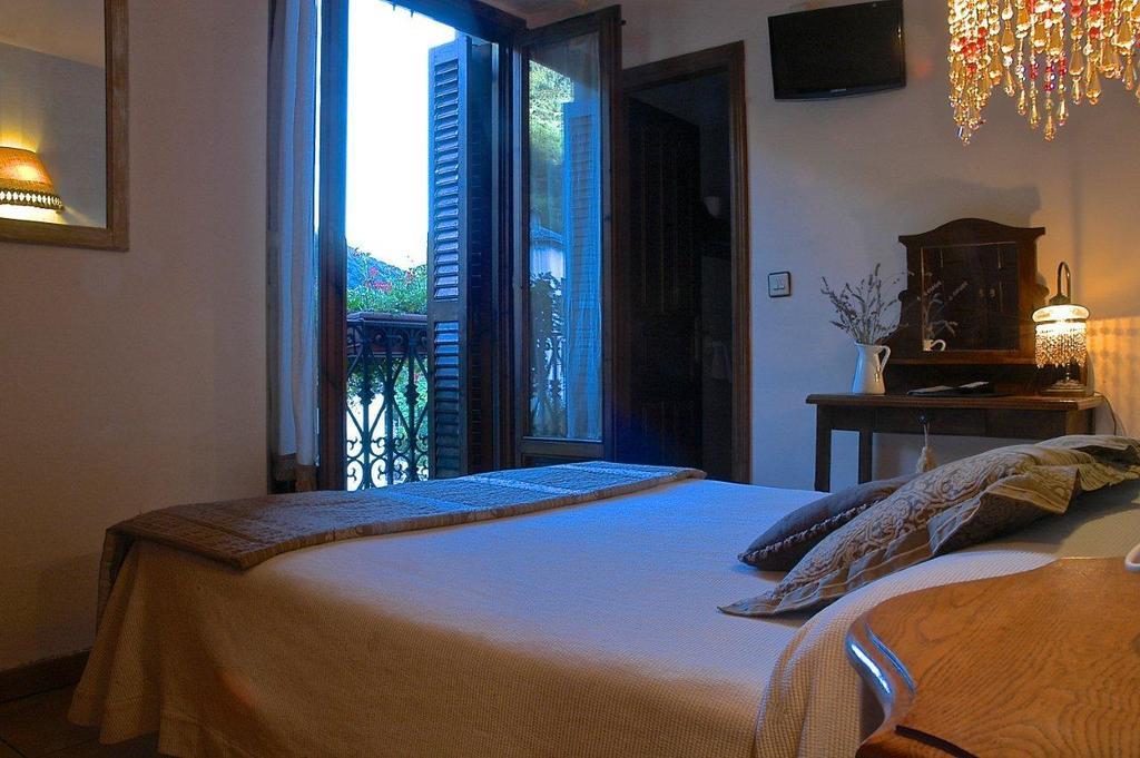 Hotel Casa Frauca Sarvise Room photo